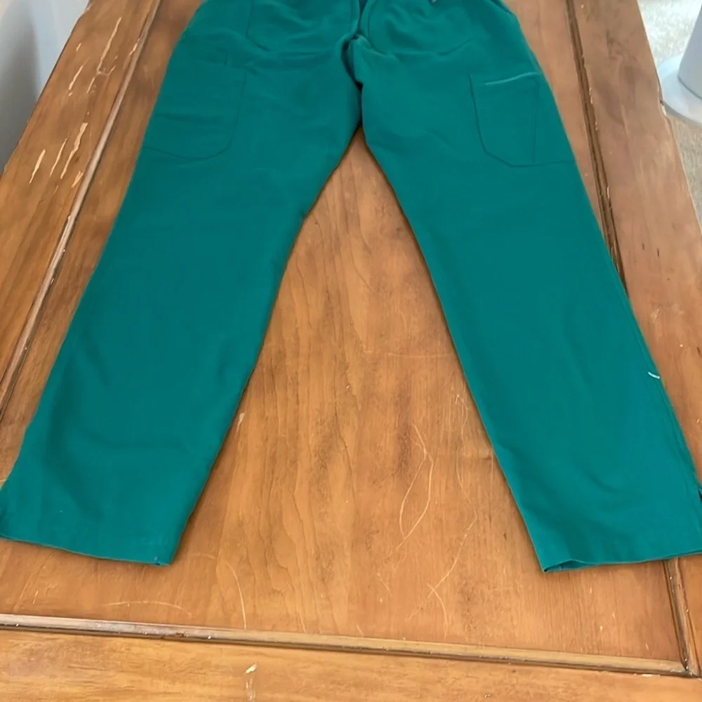 FIGS Technical Collection Pants Size Small